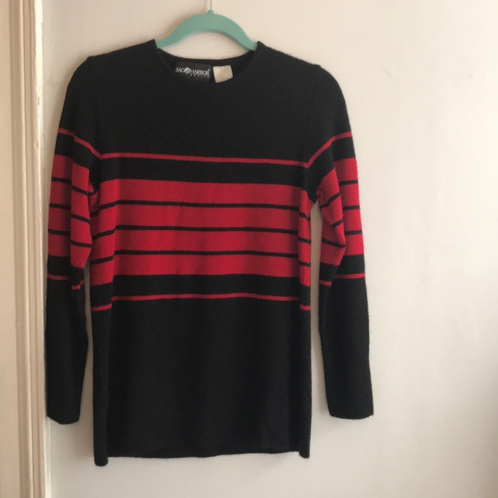 Sag Harbor Black & Red Sweater